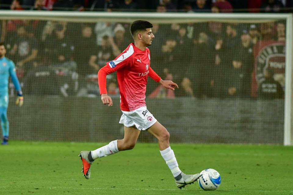 תומר יוספי בהופעת בכורה. יכולת טובה של קשר הבית הצעיר והמוכשר (צילום: באדיבות הפועל ''תדיראן'' באר שבע)